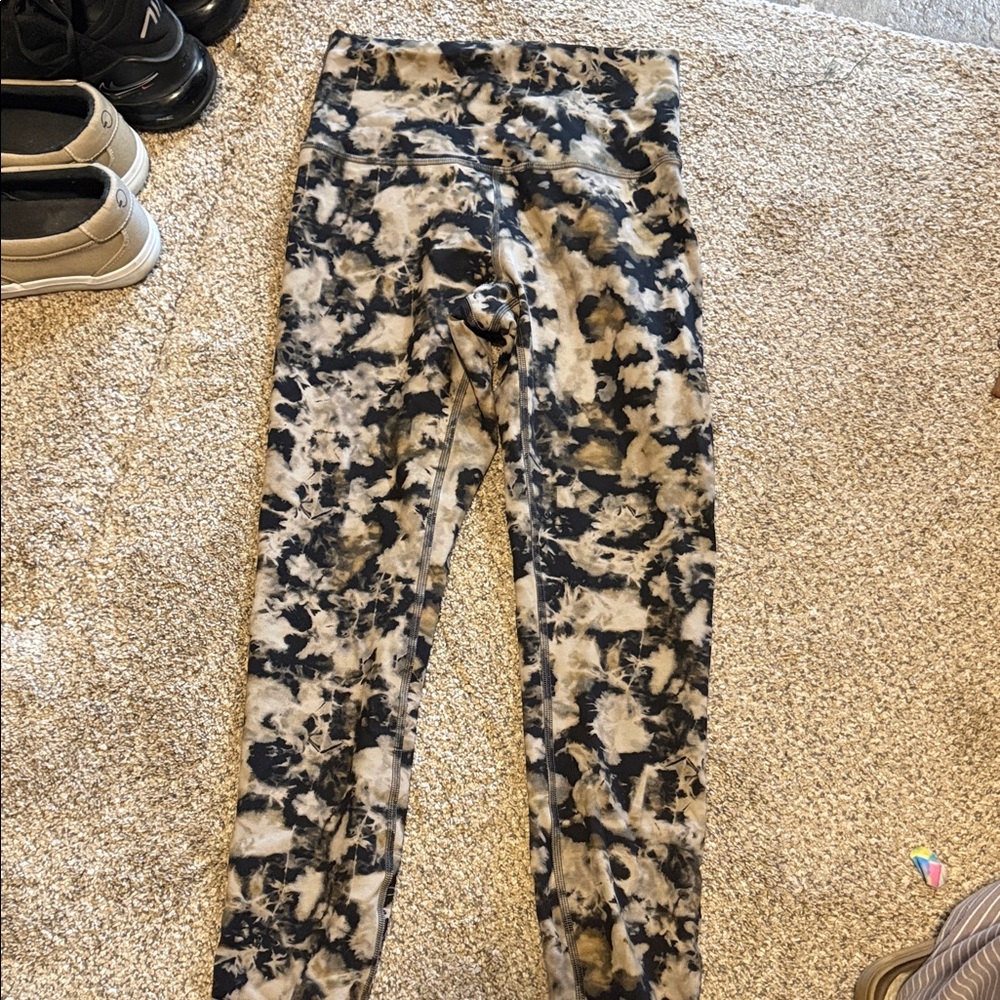 lululemon athletica Black and Tan Tie-Dye Leggings